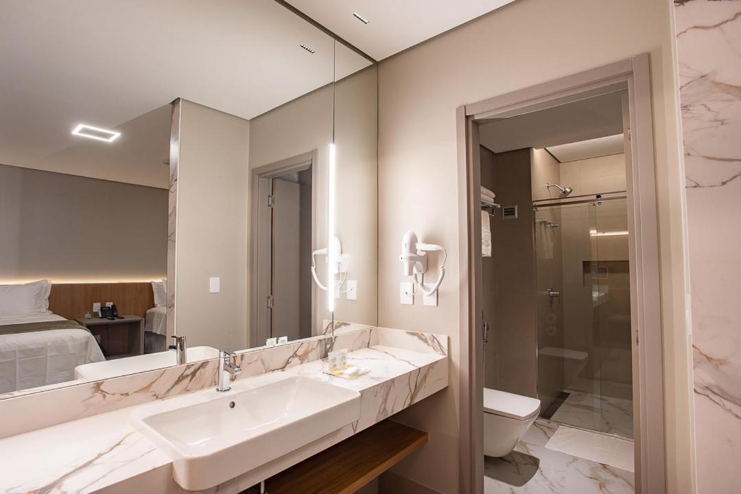 קויאבה Amazon Aeroporto Hotel מראה חיצוני תמונה