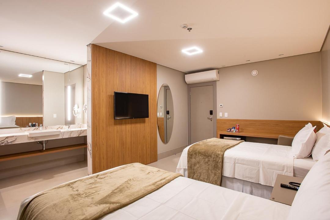 קויאבה Amazon Aeroporto Hotel מראה חיצוני תמונה